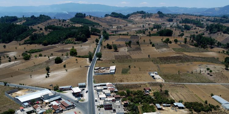 Presidente Dr. Alejandro Giammattei inaugura tramo carretero Las Trampas, Chichicastenango, Quiché hacia Godínez, San Andrés Semetabaj, Sololá.