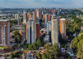Guatemala avanza en calificación de riesgo país  de Standard & Poor´s y  pasa de estable a positiva