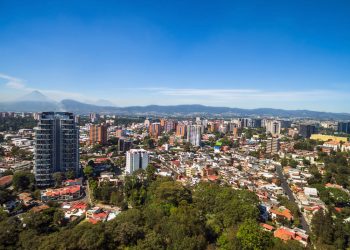 FMI destaca consolidación fiscal y prevé fuerte recuperación económica en evaluación a Guatemala
