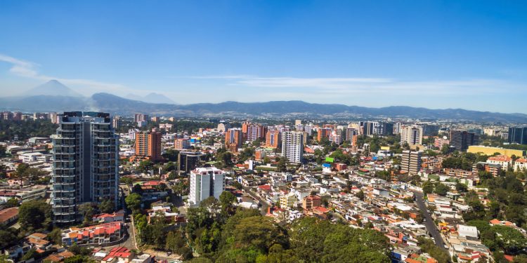 FMI destaca consolidación fiscal y prevé fuerte recuperación económica en evaluación a Guatemala