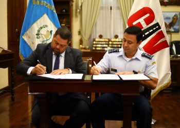 Ministerio de Comunicaciones, Infraestructura y Vivienda -CIV- suscribe convenio de cooperación Interinstitucional para construir 97 viviendas con Ministerio de la Defensa Nacional -MINDEF-