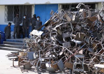Inicio del proceso de baja de bienes muebles inservibles en los edificios escolares públicos