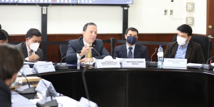 Ministro de Finanzas Públicas explica a Jefes de Bloque que el financiamiento del Banco Mundial mejorará estructura de la deuda pública