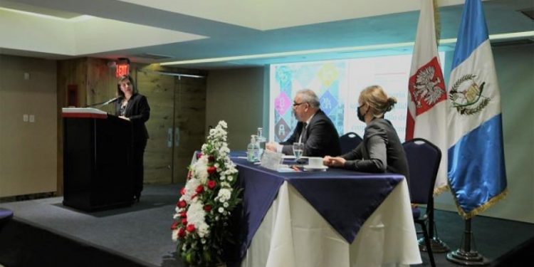 Guatemala y Polonia exploran oportunidades de desarrollo y cooperación económica
