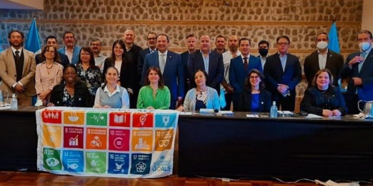 Canciller Mario Búcaro participa en reunión para abordar estrategias del Sistema de Naciones Unidas en Guatemala