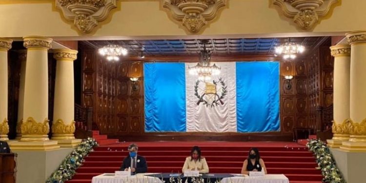 Mintrab y UNICEF presentan la Iniciativa Espacios Amigos de la Lactancia Materna