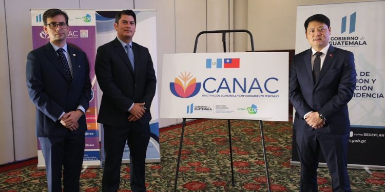 MINECO y la Embajada de China (Taiwán) en Guatemala firman convenio para impulsar el empoderamiento económico de mujeres guatemaltecas