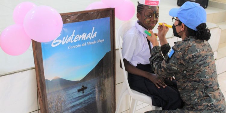 Contingente de Fuerzas Especiales del Ejército de Guatemala desplegado en República del Congo conmemora el “Día Internacional de la niña”
