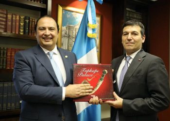 Canciller de Guatemala y embajador de Turquía abordan asuntos económicos, culturales y de cooperación