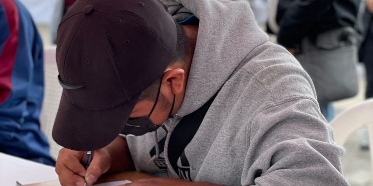 Realizan feria del empleo para fomentar crecimiento profesional