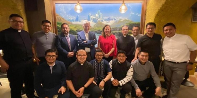 Embajada de Guatemala ante la Santa Sede se reúne con arzobispo metropolitano y sacerdotes connacionales