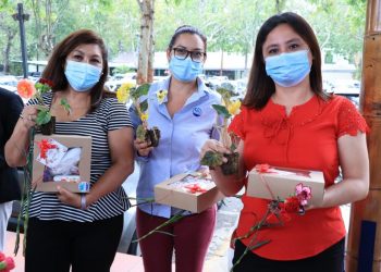 Felicidades a las madres en su día.