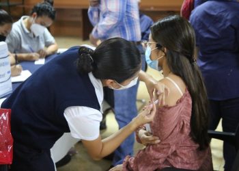 Mides vacuna a su personal