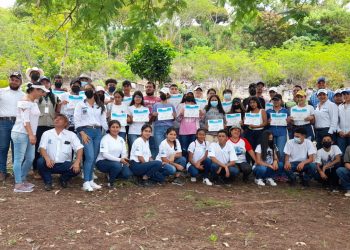 Guardianes Ecológicos aprenden sobre la importancia de las abejas y la biodiversidad