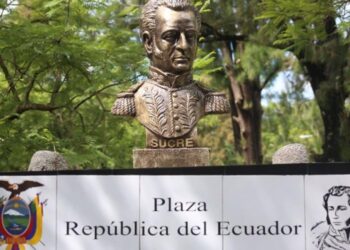 Guatemala y Ecuador develan busto y mural en conmemoración de Independencia