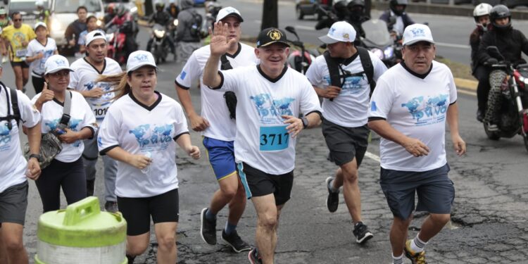 Ministro Barrientos: “Hacer deporte es la mejor decisión”