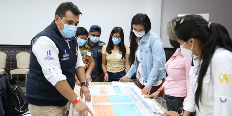 Capacitan sobre Crecer Sano en el interior de la República