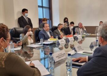 Canciller y Comisión del Migrante del Congreso abordan asuntos de atención a connacionales en el exterior