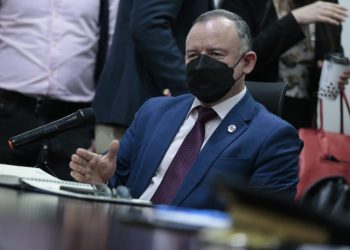 Ministro anuncia estrategias orientadas a mejorar condiciones laborales de agentes policiales