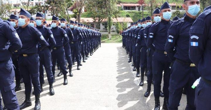 Más de 600 jóvenes inician curso de PNC
