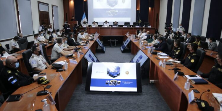 Presentan Estrategia de Transformación Policial