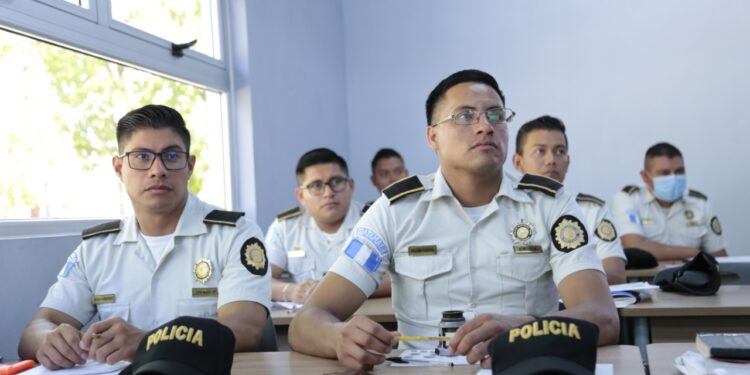 1000 agentes se suman a las especializaciones policiales