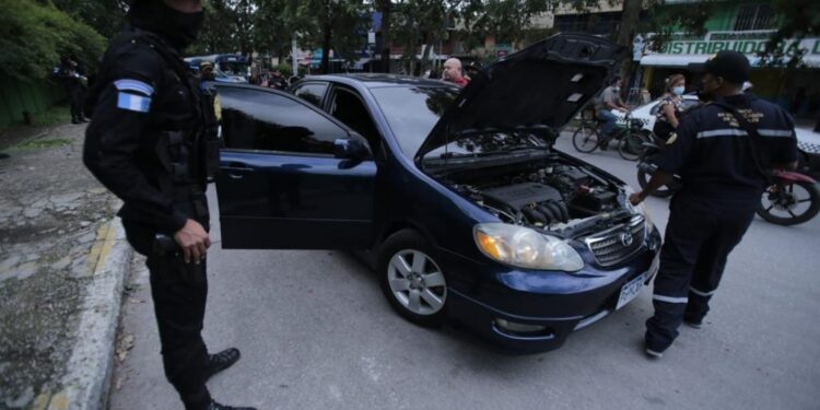 Autoridades supervisan operativos y procesos de formación en la PNC