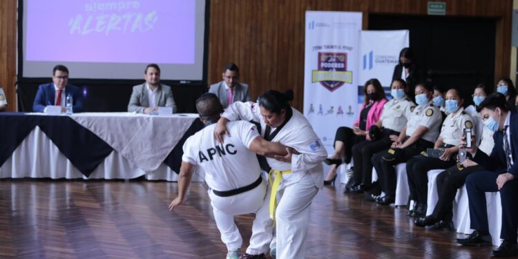 Campaña busca capacitara a mil mujeres en defensa personal