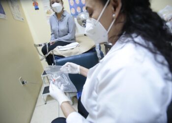 Realizan jornadas de vacunación y de examen de Papanicolaou