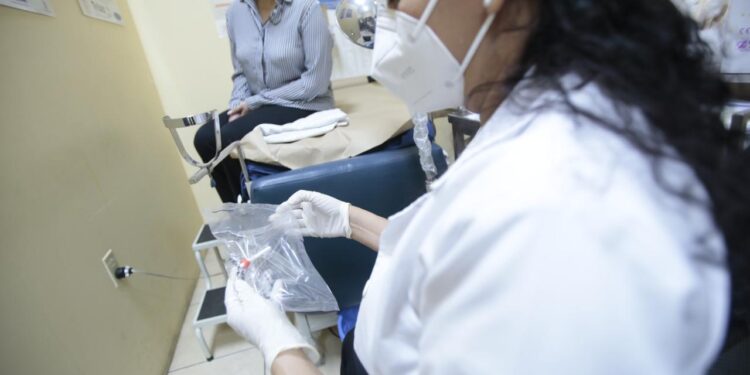 Realizan jornadas de vacunación y de examen de Papanicolaou