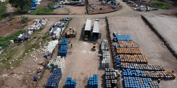 Trasladan 160 toneles de precursores químicos para su destrucción