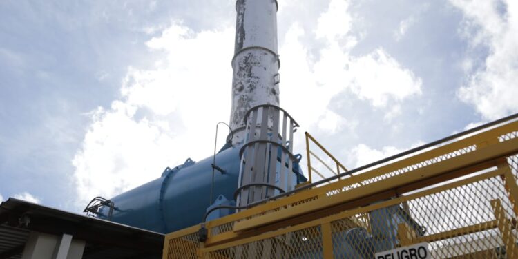 Antinarcóticos traslada últimos furgones con 50 toneladas de precursores para drogas