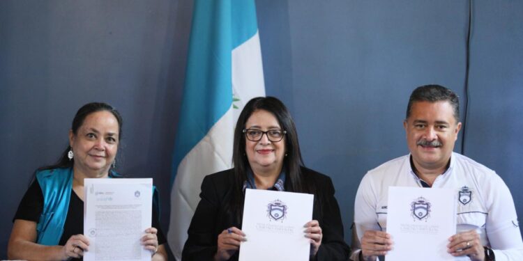 Ministerio de Educación firma convenios de cooperación interinstitucional con Unicef y municipalidades en Alta Verapaz