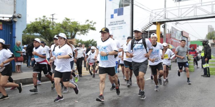 Ministro Barrientos: “Hacer deporte es la mejor decisión”