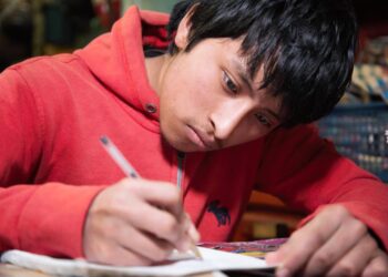 Fomentan la permanencia escolar en Sololá