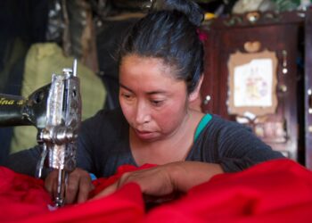 Otorgan bonos de salud en Quetzaltenango