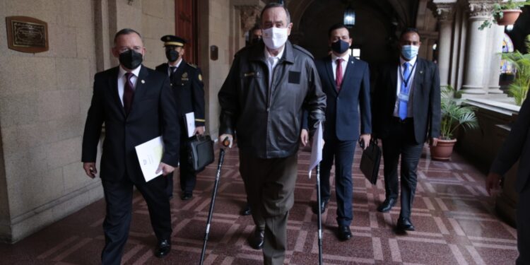 Presidente Giammattei reconoce labor de las fuerzas de seguridad