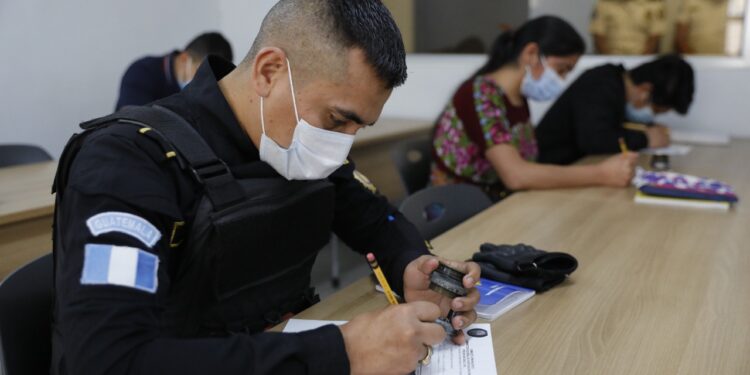 Demostración Científica fortalece la educación policial
