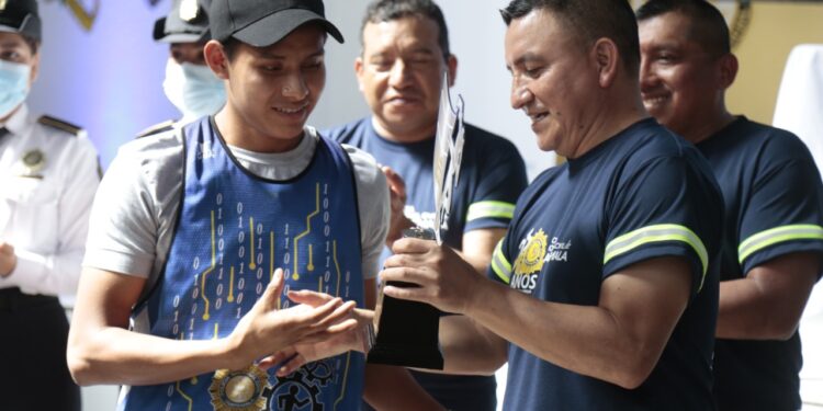 Concluye con éxito carrera 10k “Policía por la Paz”
