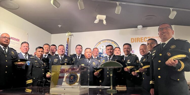 Gobernación fortalece capacidades del personal policial