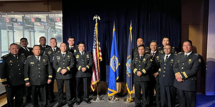 Gobernación fortalece capacidades del personal policial