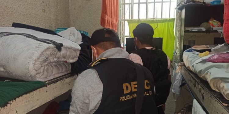 Fuerzas de seguridad localizan objetos ilícitos durante requisa en centro carcelario