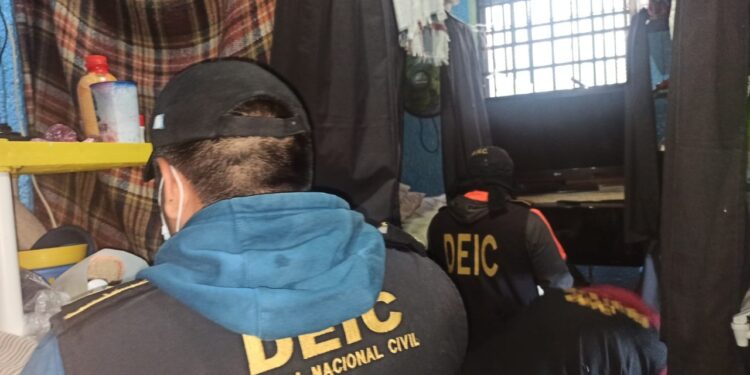 Fuerzas de seguridad localizan objetos ilícitos durante requisa en centro carcelario