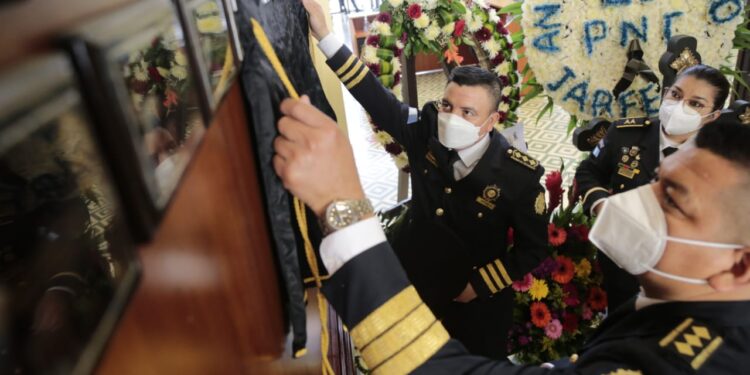 Inauguran capilla policial y develan placas en honor a los héroes caídos