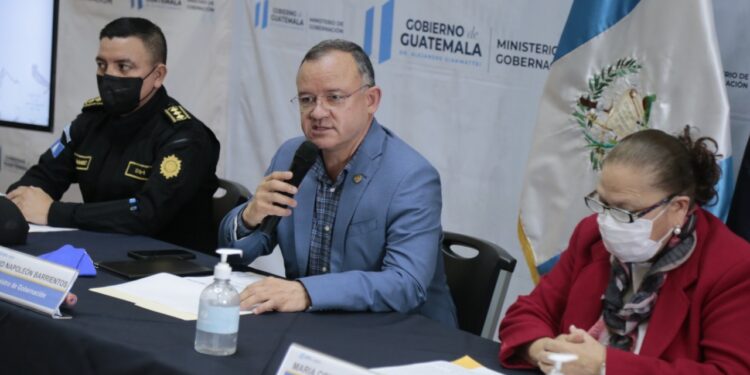 Capturan agentes policiales acusados de plagio o secuestro y robo agravado