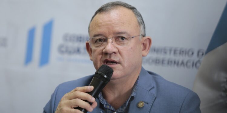 Capturan agentes policiales acusados de plagio o secuestro y robo agravado