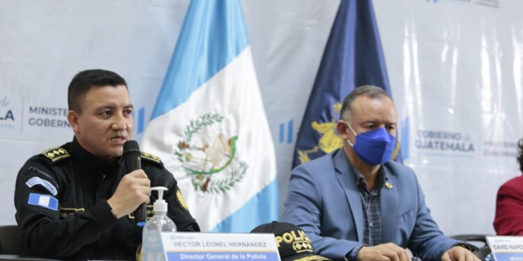 Capturan agentes policiales acusados de plagio o secuestro y robo agravado