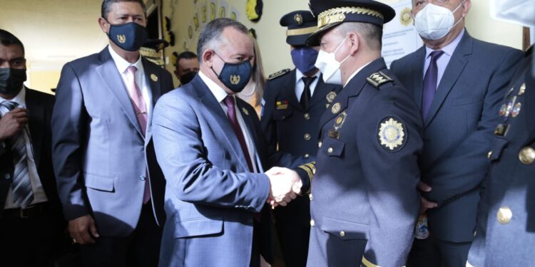 Comedor policial busca bienestar de agentes