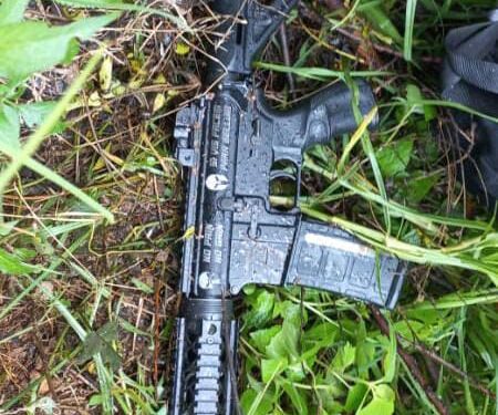 Localizan más de Q100 mil, fusiles y municiones en Huehuetenango