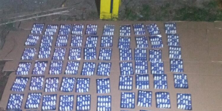 Capturan a hombres que transportaban 1500 cápsulas con cocaína